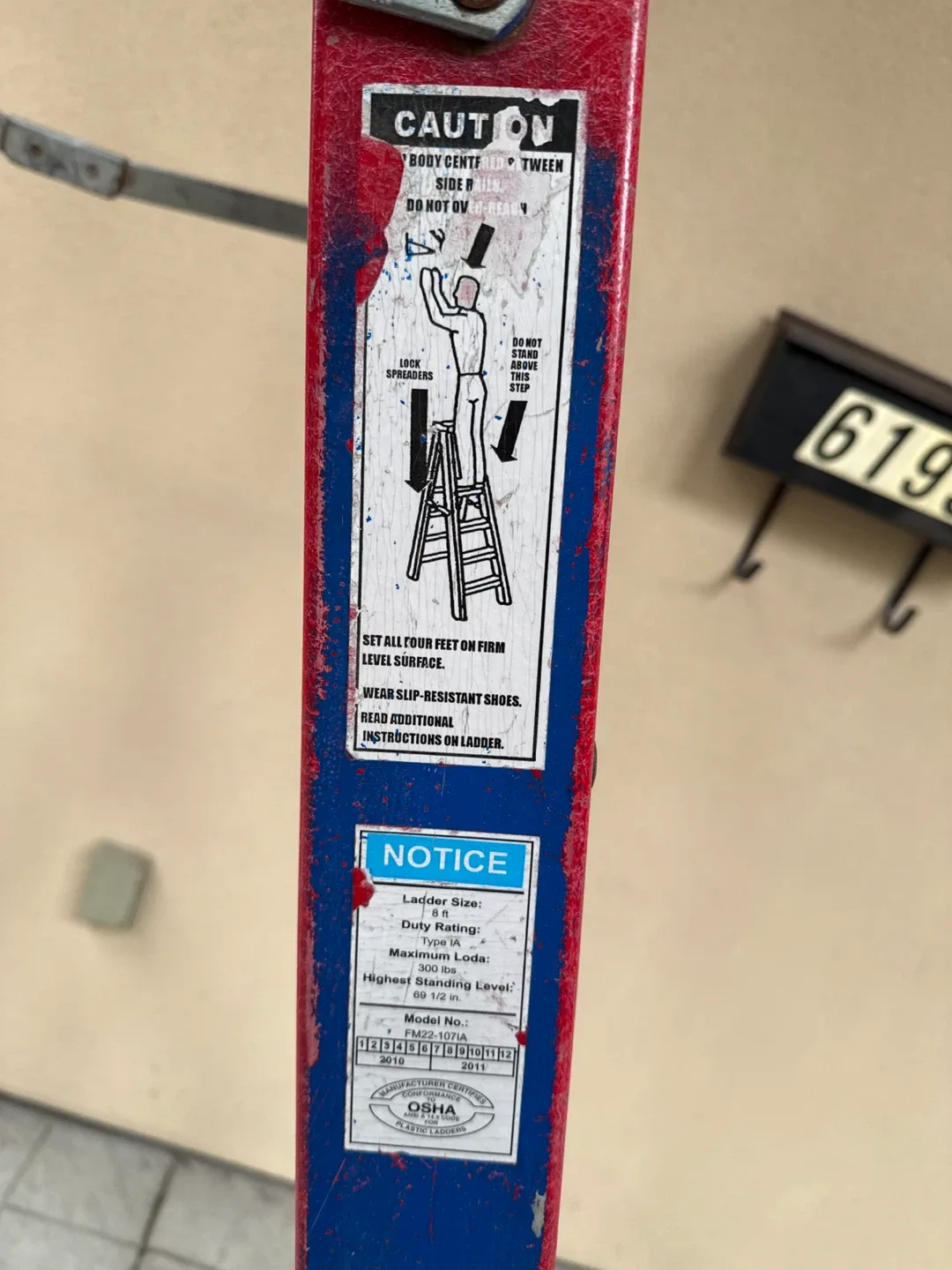 6 ft Step Ladder - Type III Duty Rating image indicator(2)