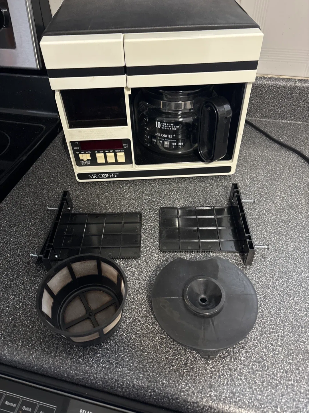 Mr. Coffee 10-Cup Coffee Maker image indicator(2)