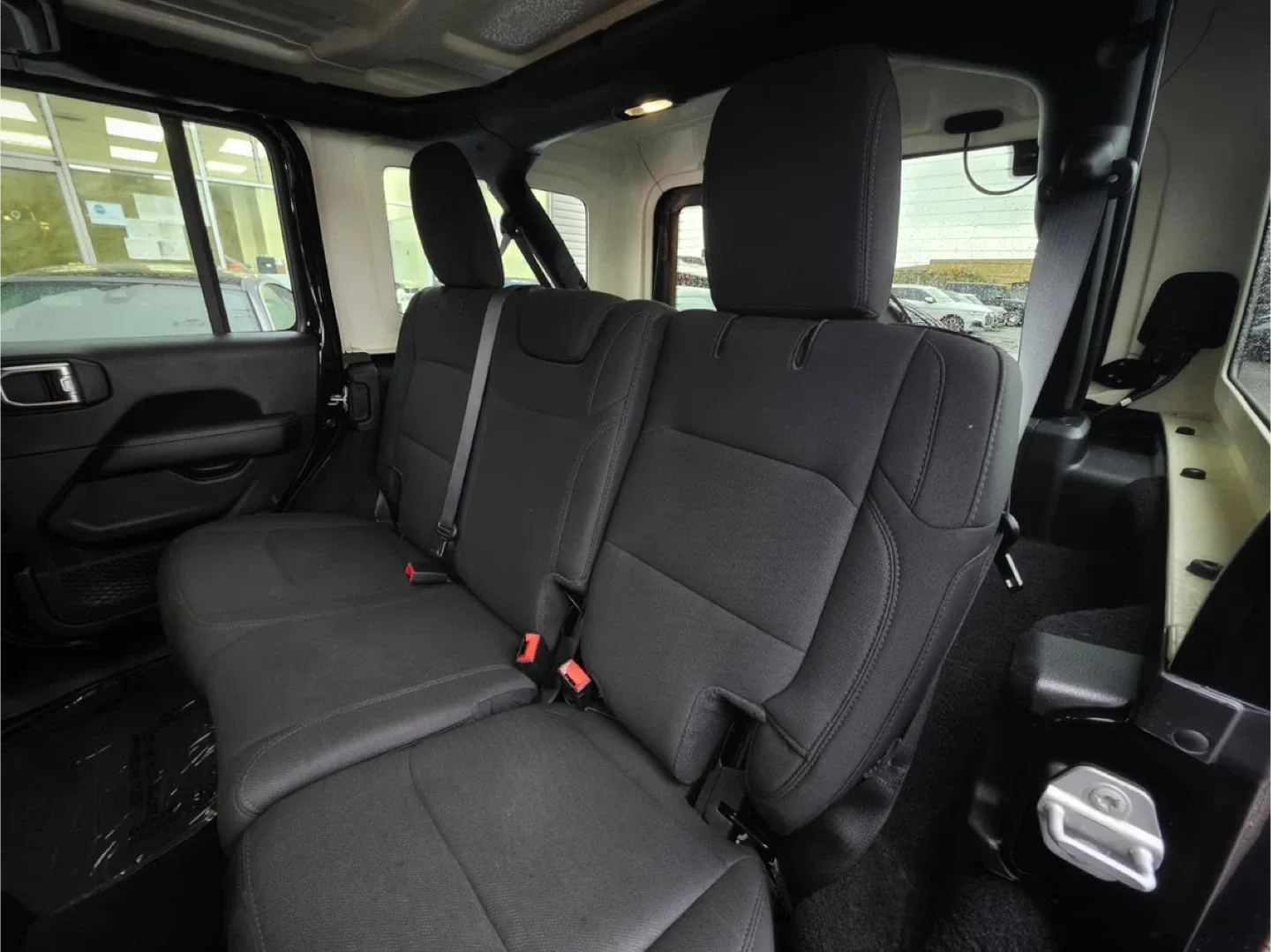 2021 Jeep Wrangler Unlimited Sahara 4x4 image indicator(9)