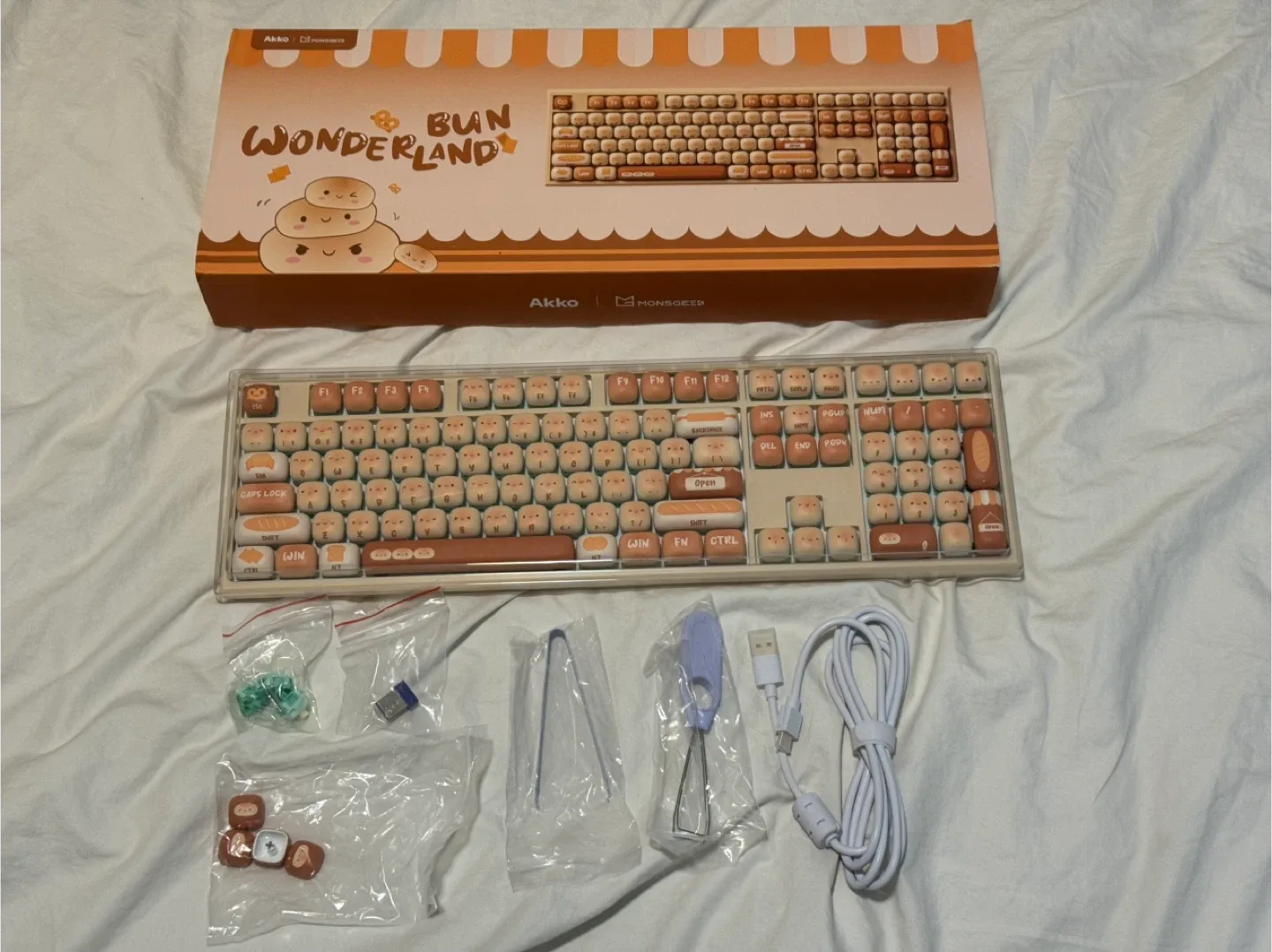 Akko x MonsGeek Bun Wonderland MG108B Keyboard image indicator(5)