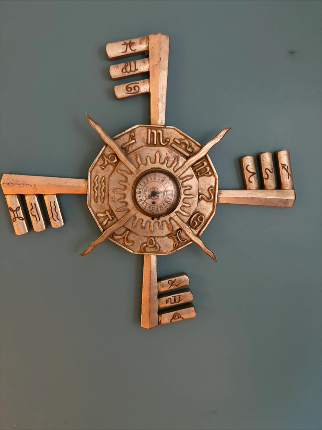 Vintage Decorative Key Wall Clock - photo 4