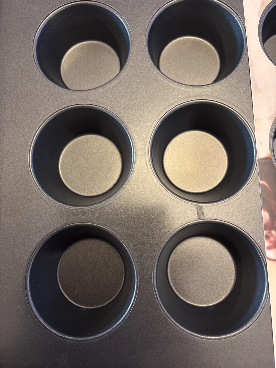 Wilton Perfect Results 24-Cup Muffin Pan image indicator(2)