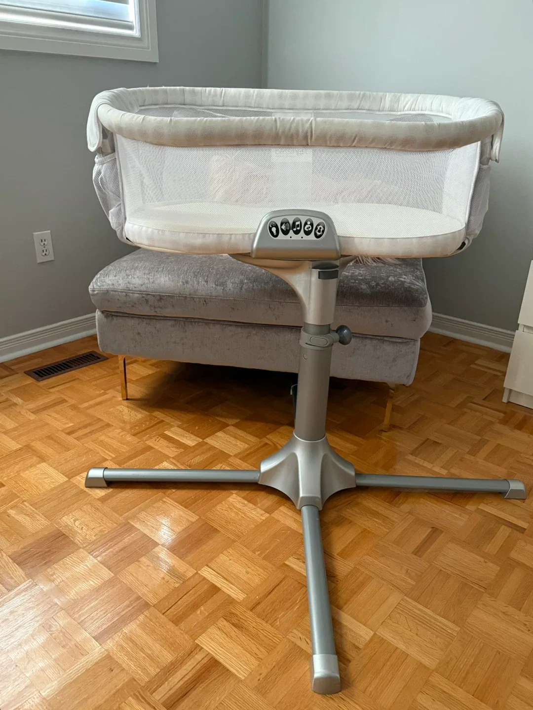 Halo BassiNest Swivel Sleeper