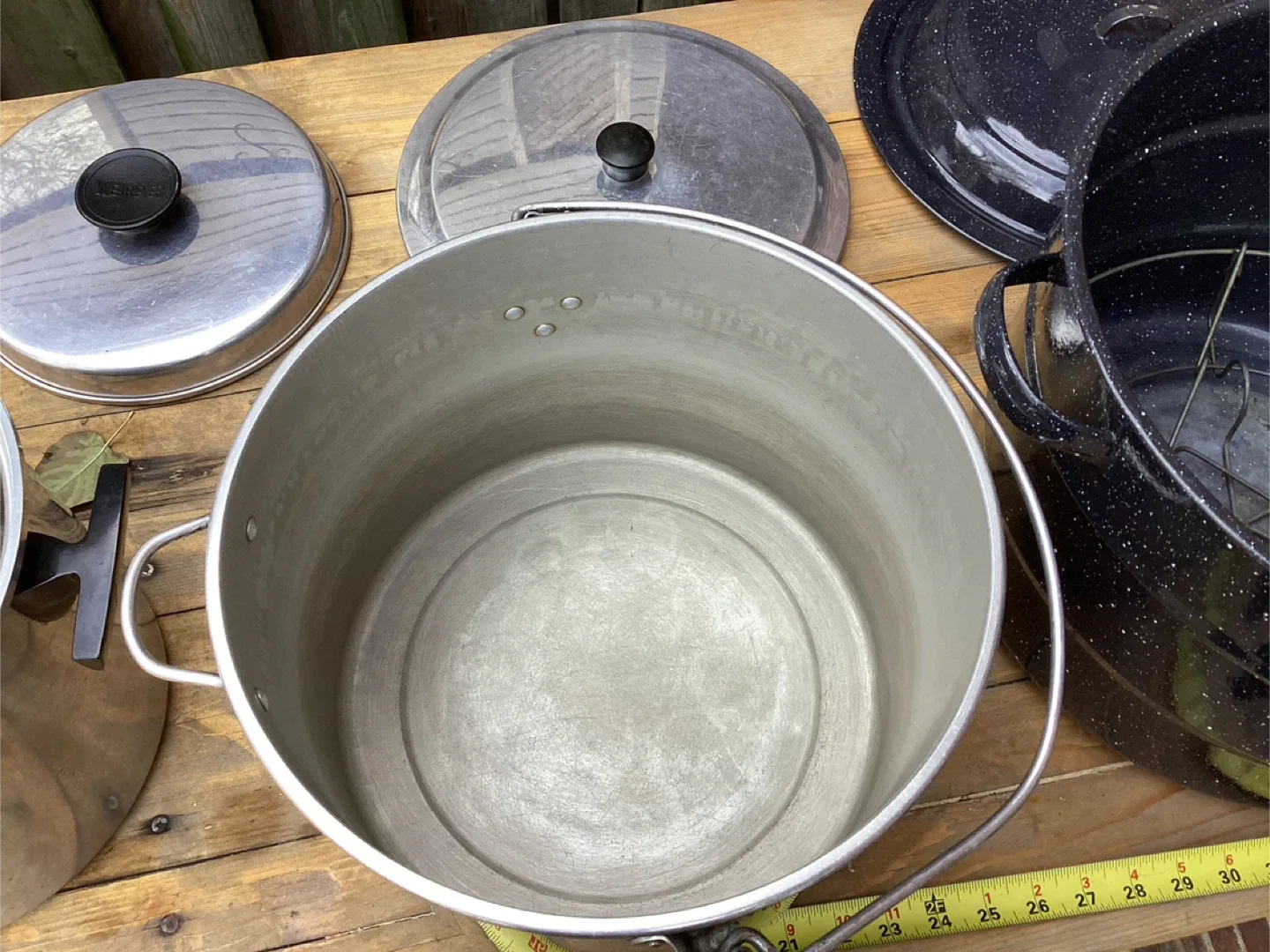 WearEver Stock Pot with Lid image indicator(7)