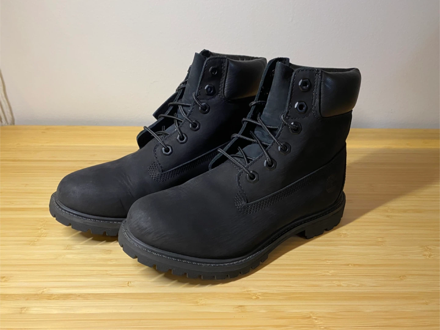 BRAND NEW Timberland Women’s US 7.5 – Black Boots - photo 3