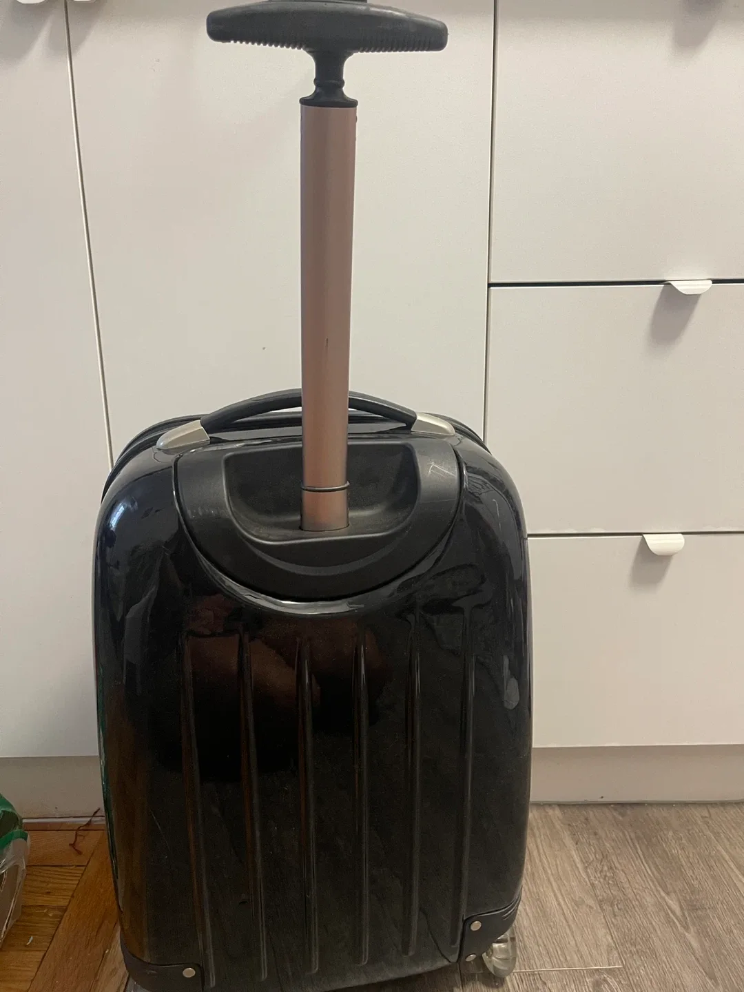 HEYS Black Carry-On Luggage image indicator(3)