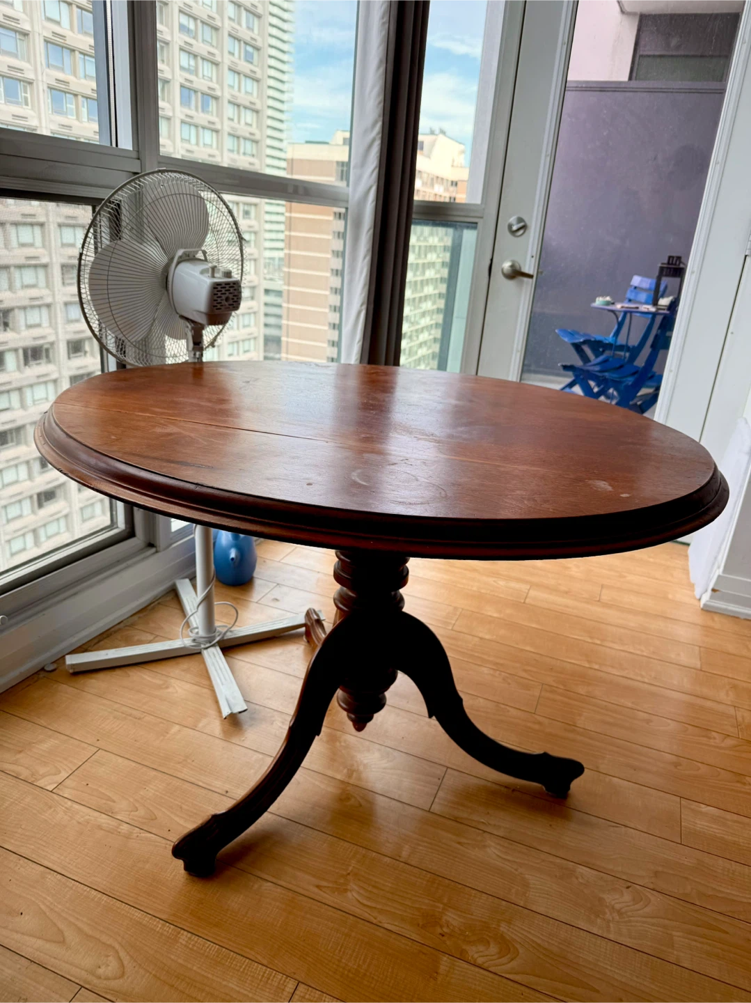 Vintage Round Wooden Dining Table with 4 Chairs - photo 4