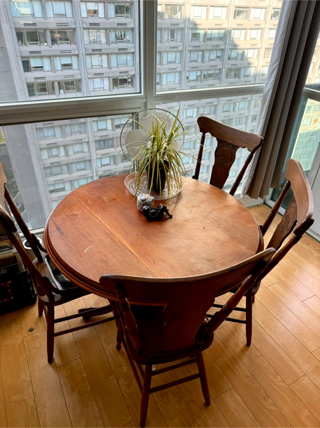 Vintage Round Wooden Dining Table with 4 Chairs - photo 2
