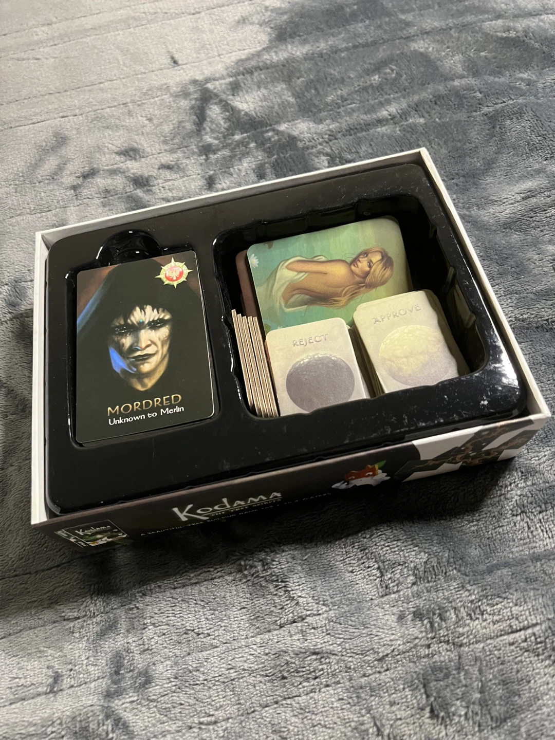 Avalon: The Resistance Board Game - photo 2