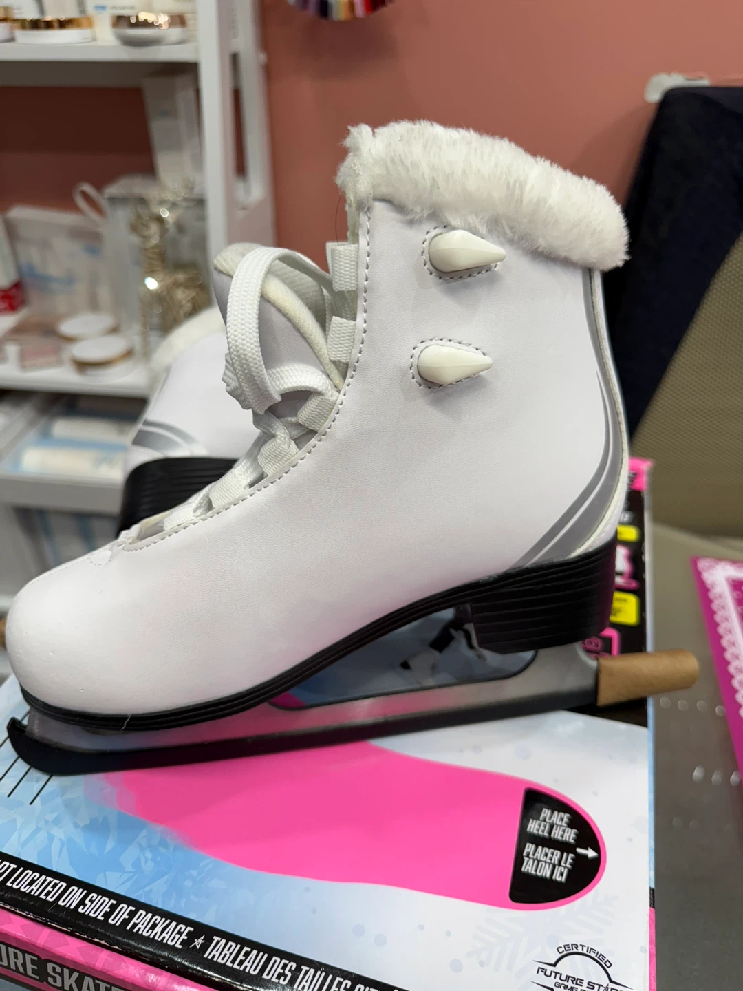Future Stars White Figure Skates - Size 3 (Shoe Size 4) - photo 4