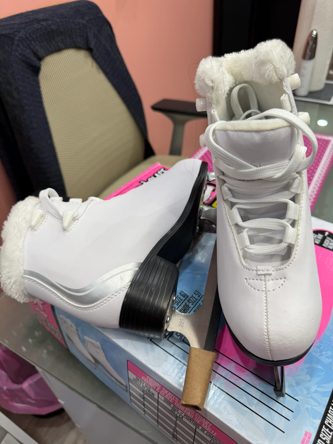 Future Stars White Figure Skates - Size 3 (Shoe Size 4) - photo 5
