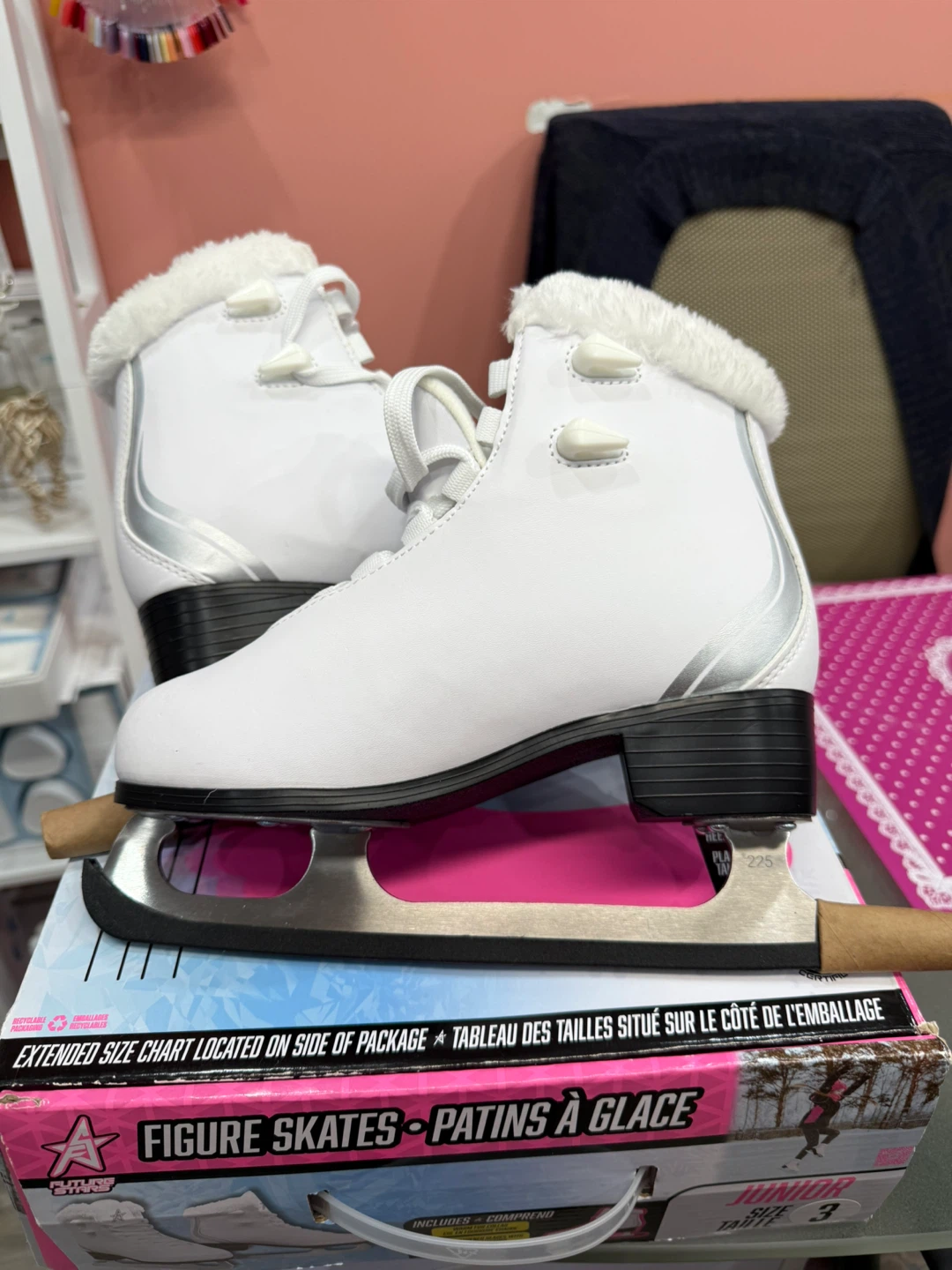 Future Stars White Figure Skates - Size 3 (Shoe Size 4) - photo 3
