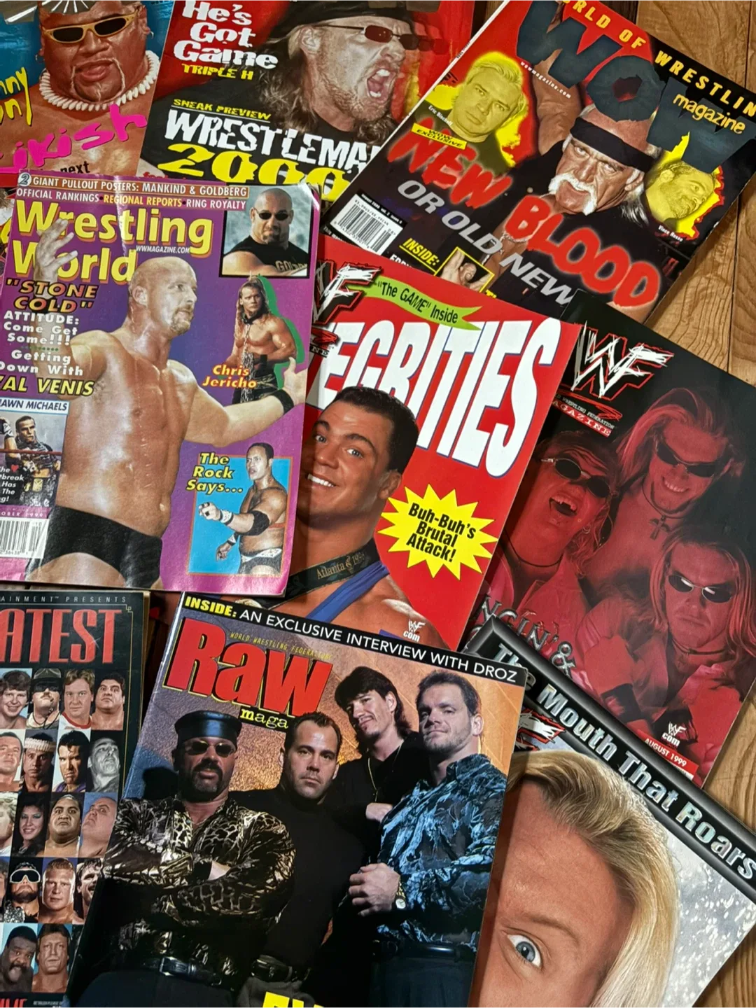 Vintage WWF/WWE Wrestling Magazines Lot x12 1999-2004 image indicator(2)