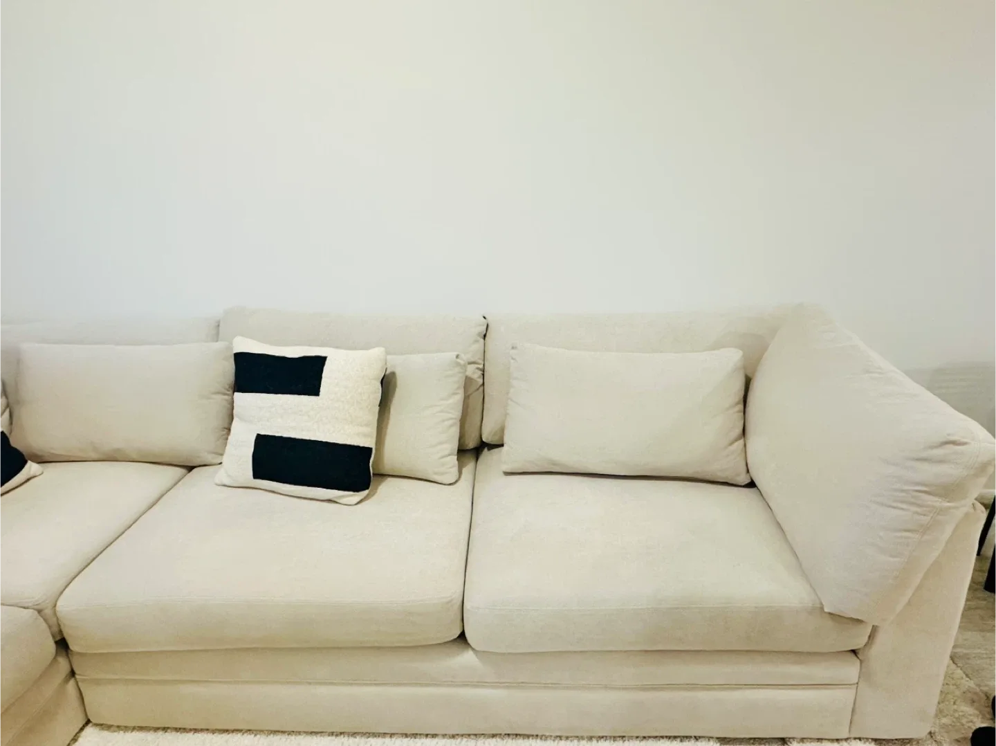 Urban Barn Antonio Sectional - Gilligan Cream image indicator(4)