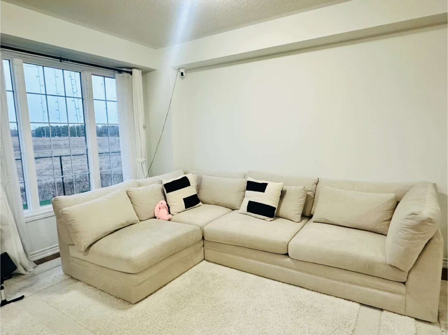 Urban Barn Antonio Sectional - Gilligan Cream image indicator(2)