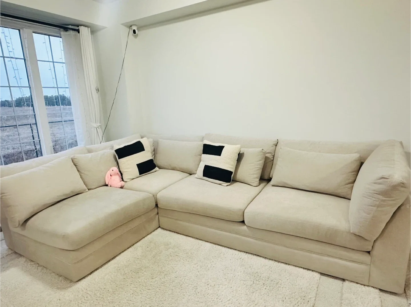 Urban Barn Antonio Sectional - Gilligan Cream image indicator(3)