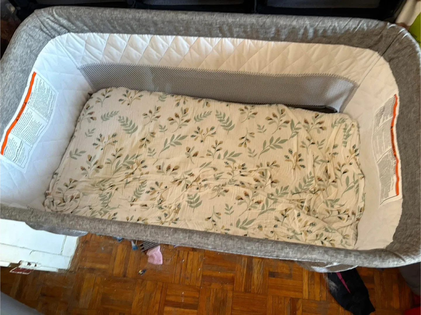 Baby Bassinet - Like New Condition image indicator(2)
