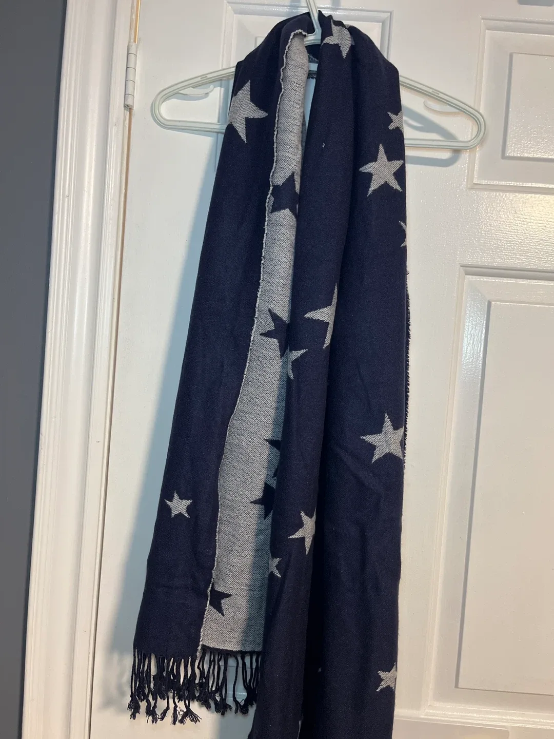 GAP Star Pattern Navy & White Scarf