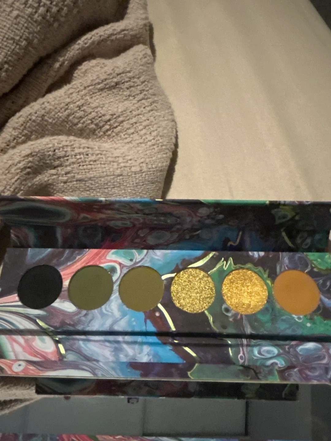 Kaleidos Futurism I: Sci-Fi Green Eyeshadow Palette image indicator(2)