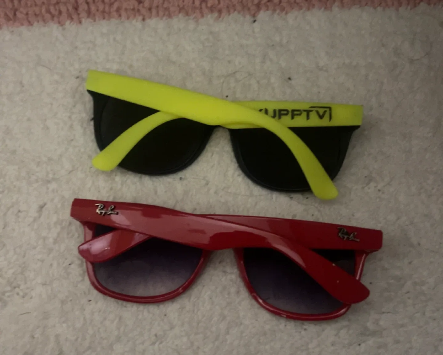 Ray-Ban Sunglasses - Red & Black image indicator(2)