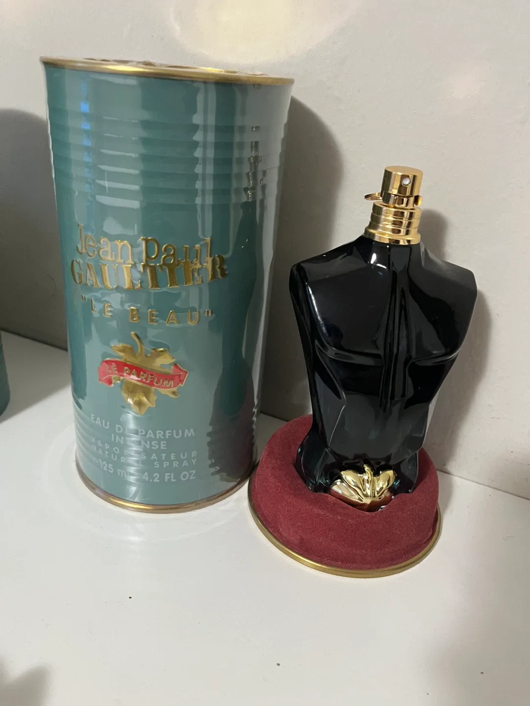 Jean Paul Gaultier "Le Beau" Eau de Parfum 125ml image indicator(6)