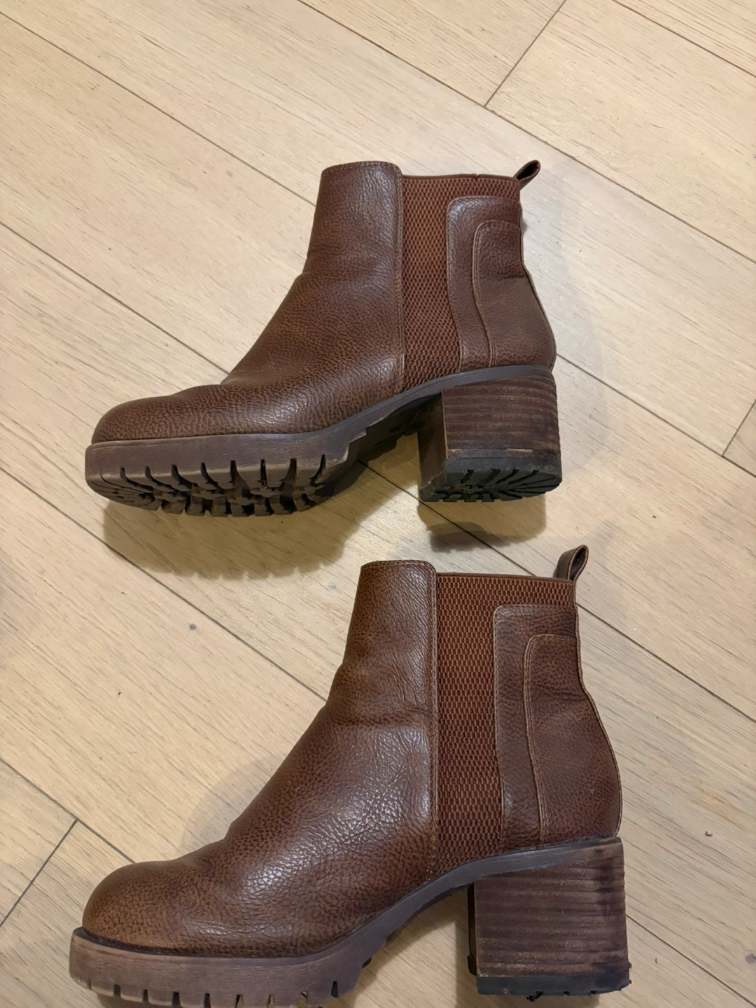 Brown Leather Chelsea Boots - Size 6.5 - photo 3