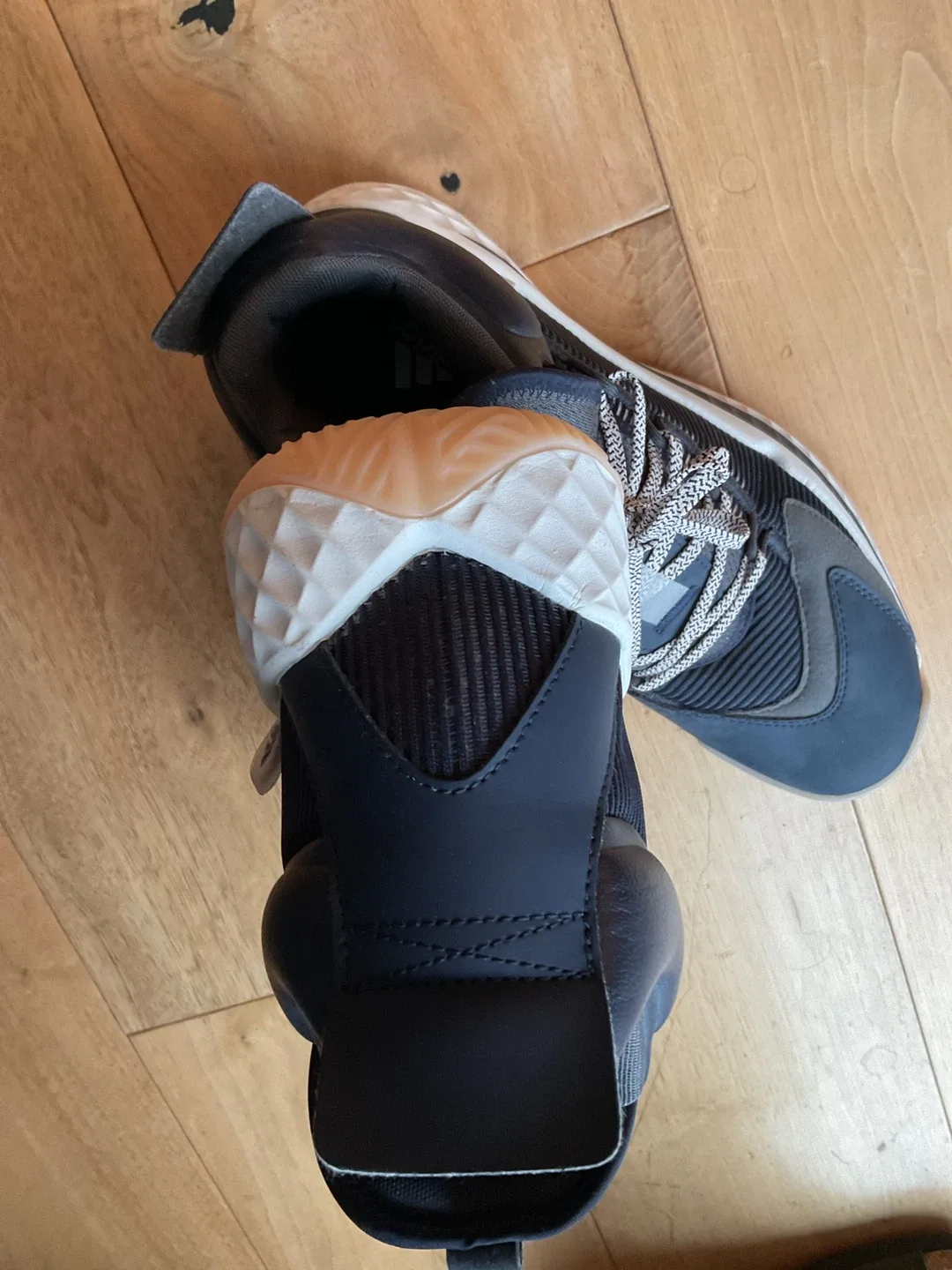 NEW Adidas Basketball Shoes - Size 10 US image indicator(4)