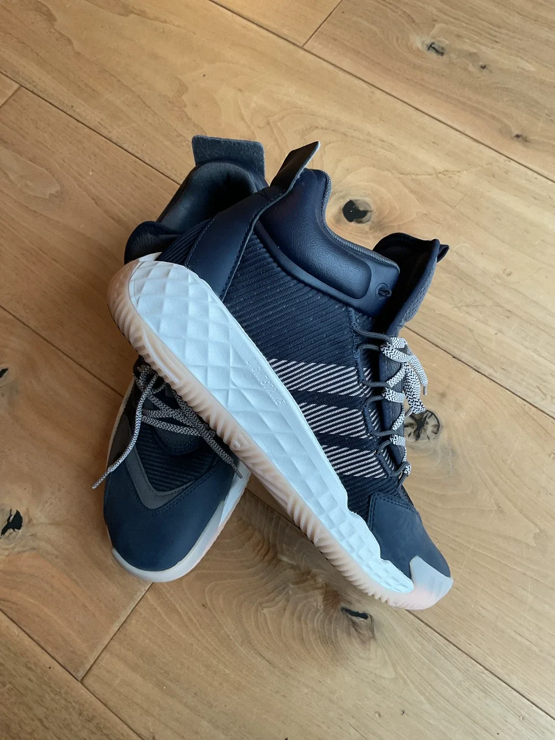 NEW Adidas Basketball Shoes - Size 10 US image indicator(2)