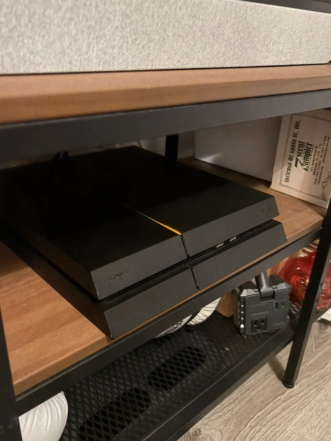 Sony PlayStation 4 512GB Controllers + Console