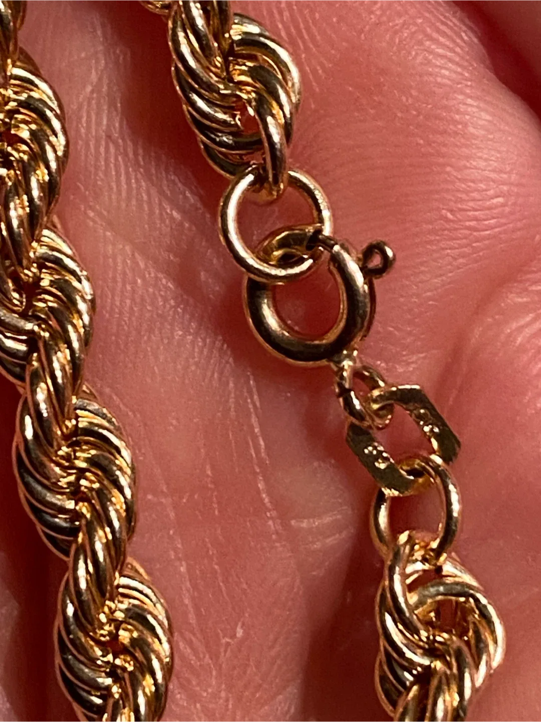 10k Gold Rope Chain Bracelet image indicator(3)