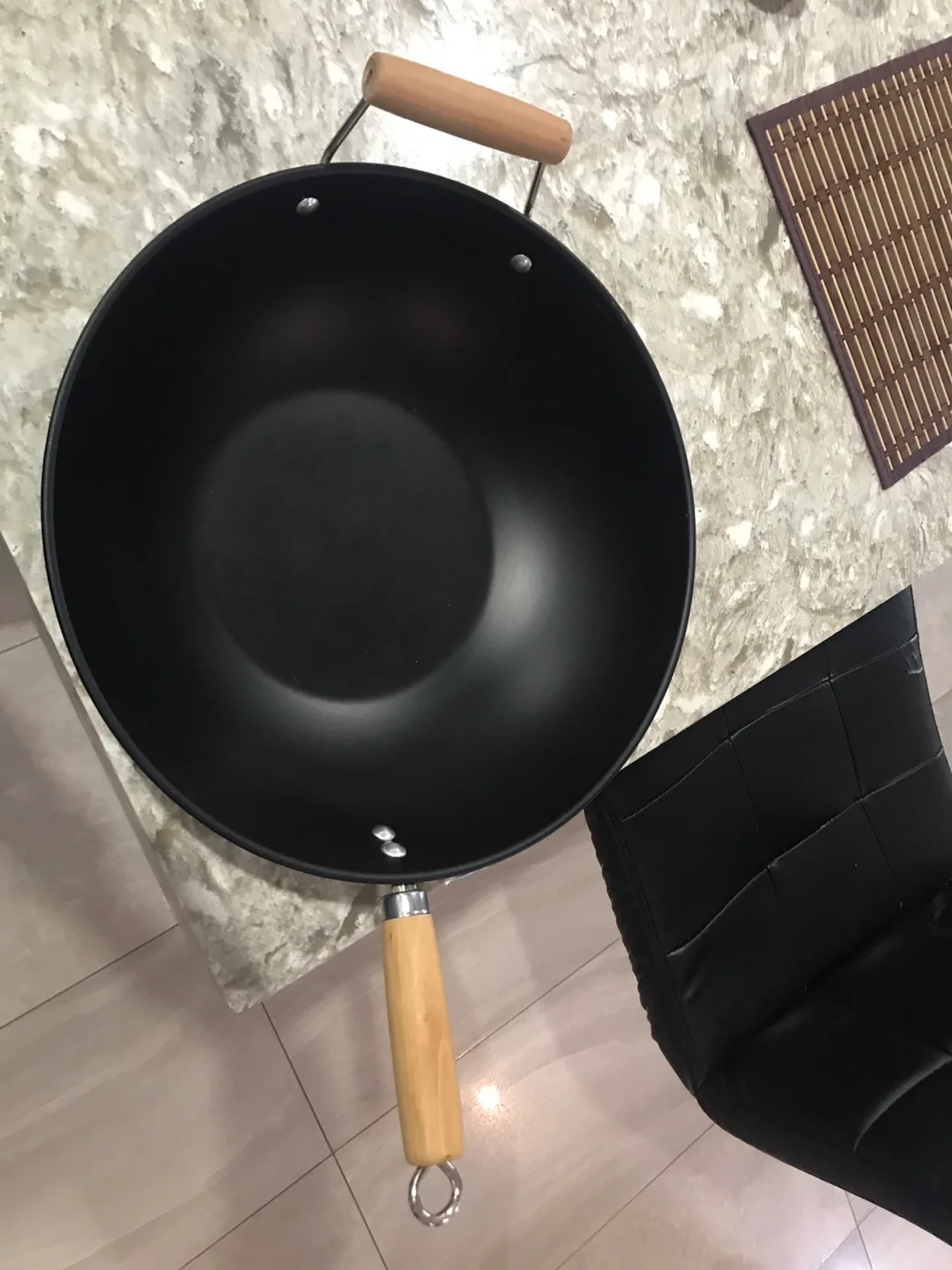 Black Wok with Wooden Handle
