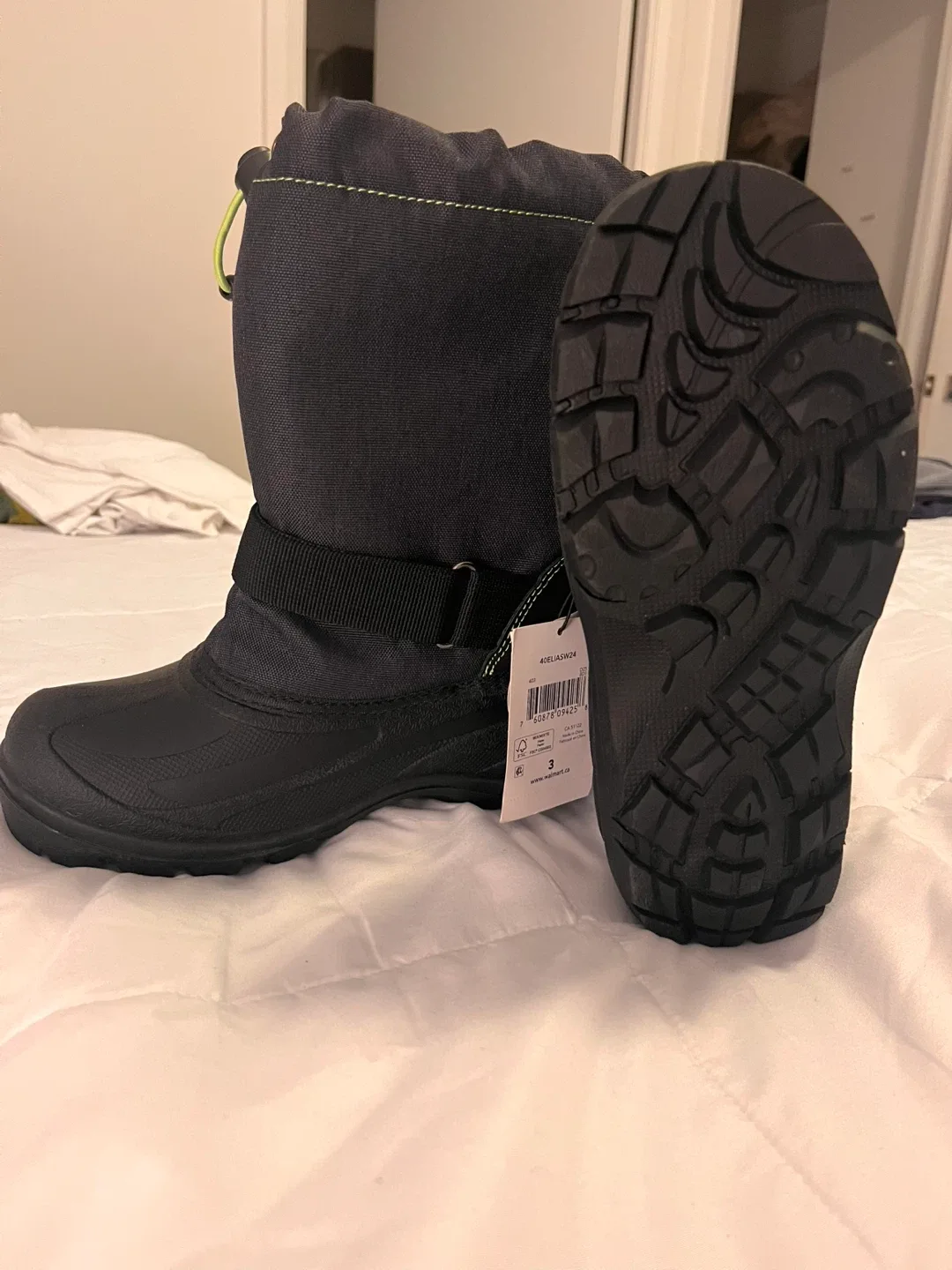 Kids' Winter Boots - Size 3 image indicator(2)