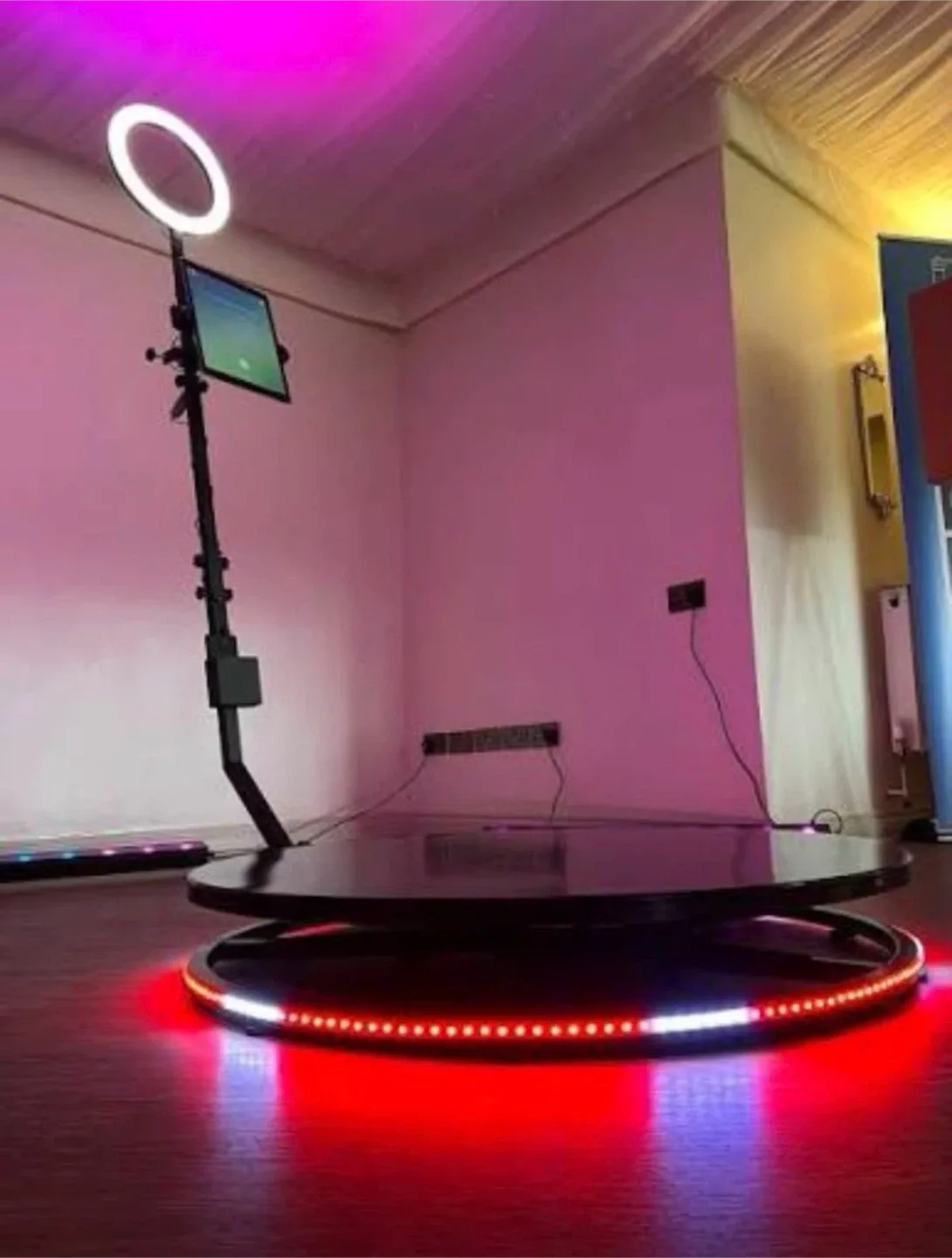 360 Photo Booth Platform with Ring Light