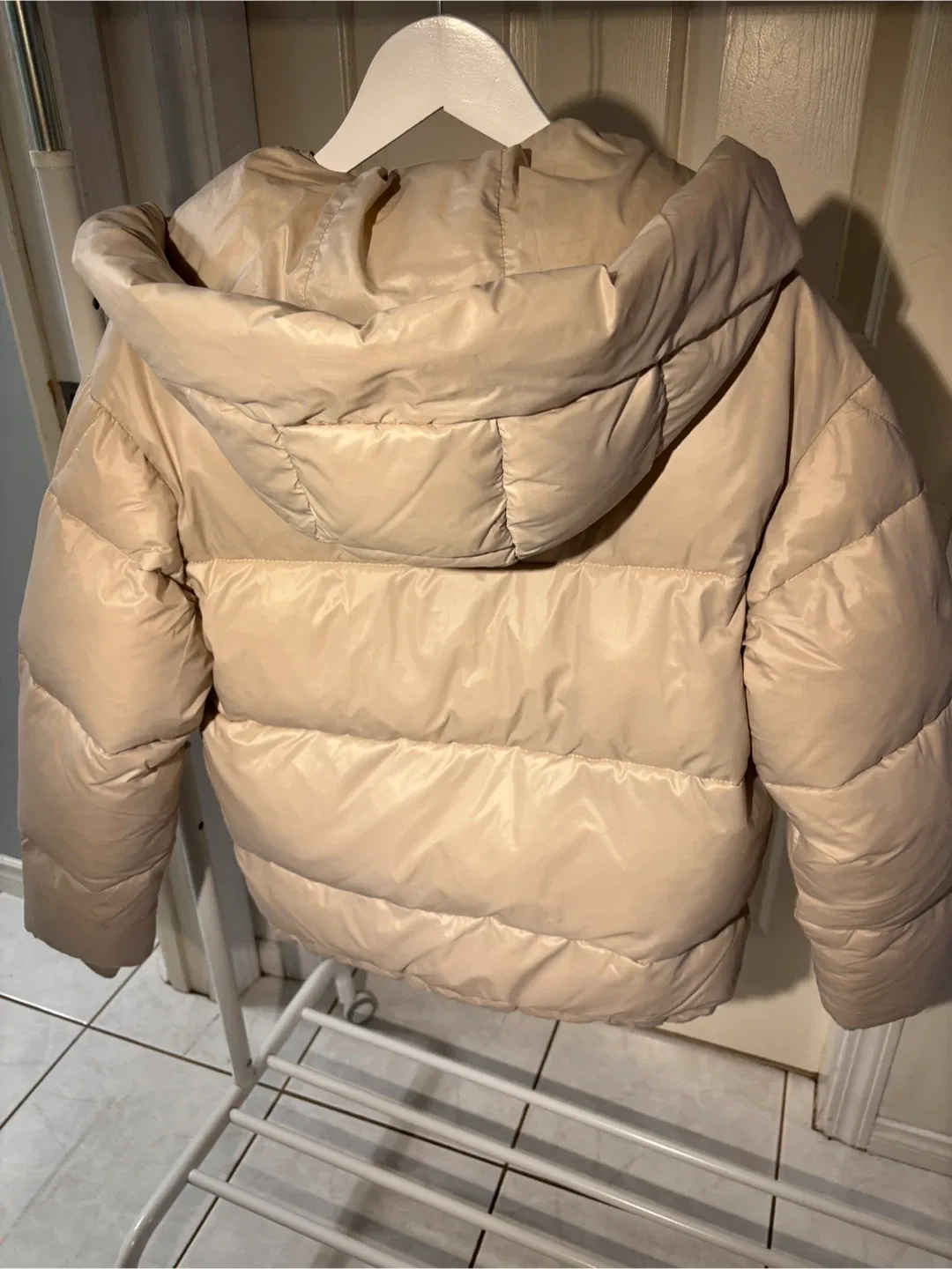 ✨ Women’s “Garage” Puffer Jacket - Cream • Size XS ✨ image indicator(3)