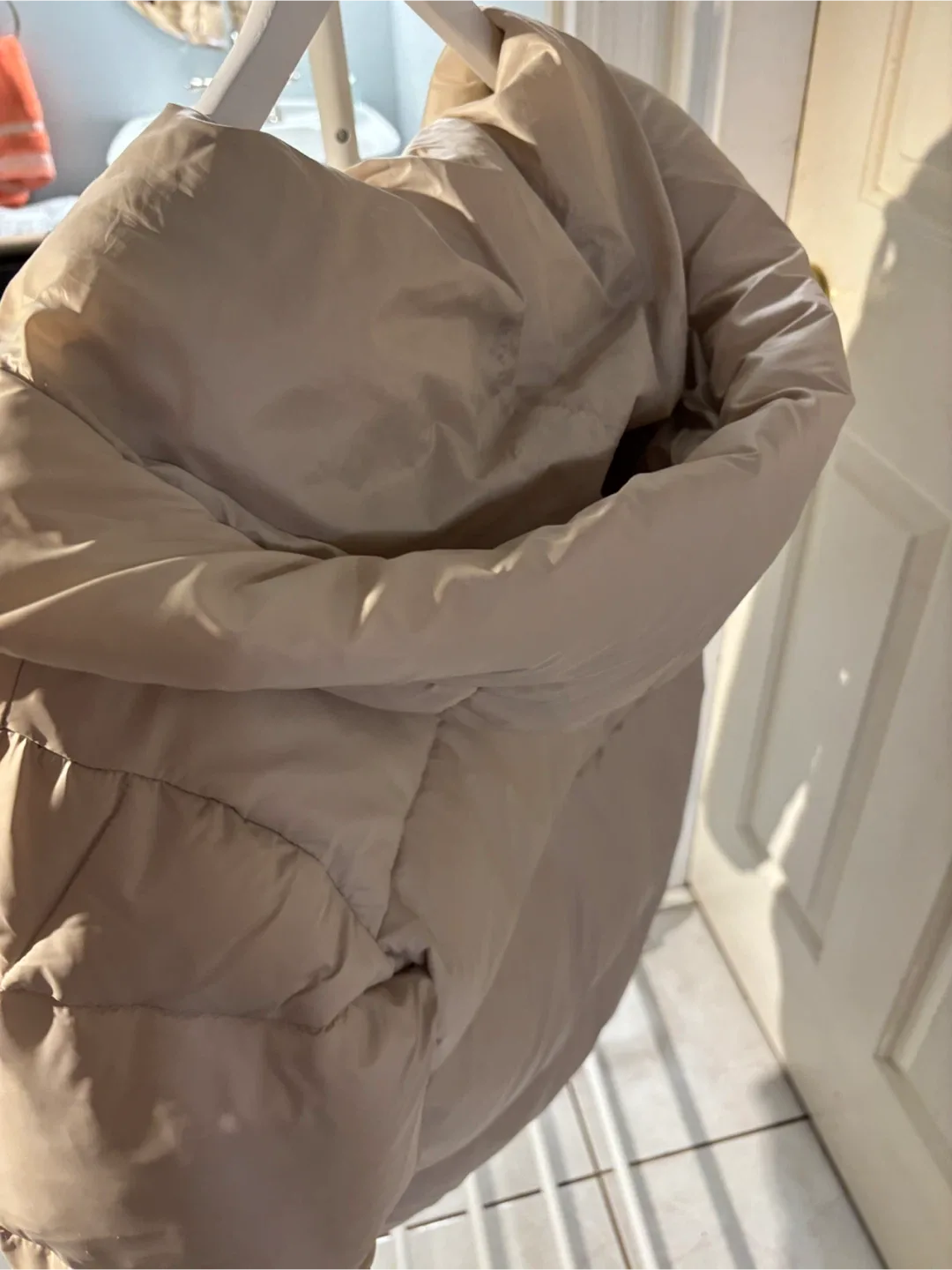 ✨ Women’s “Garage” Puffer Jacket - Cream • Size XS ✨ image indicator(7)