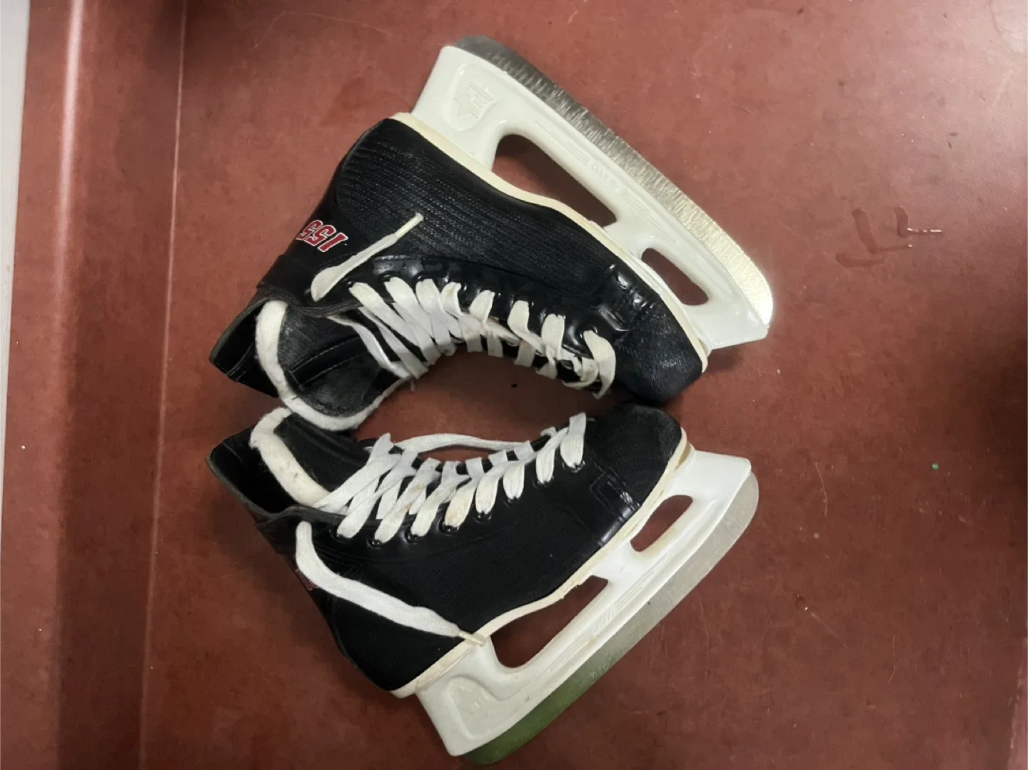 Tack Ice Hockey Skates - Size 6 youth