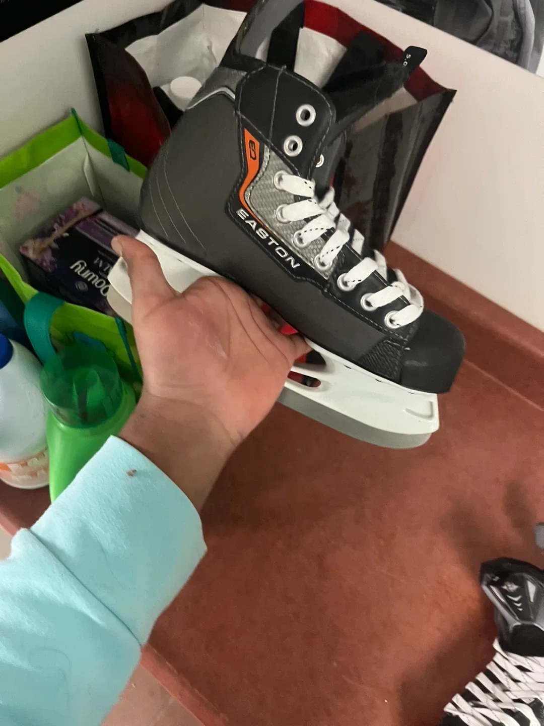 Easton Hockey Skates - Size 5.0 image indicator(5)