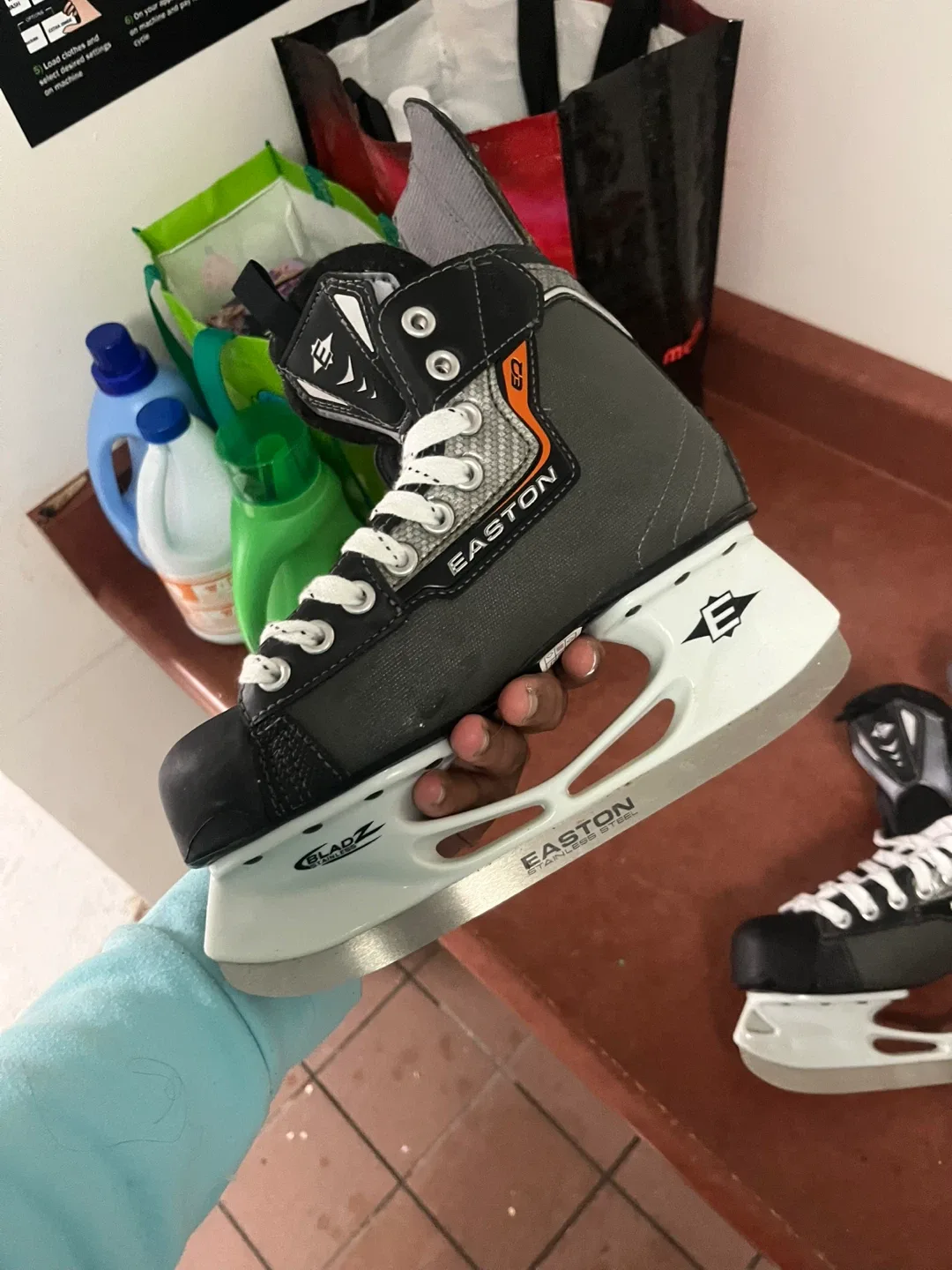 Easton Hockey Skates - Size 5.0 image indicator(4)
