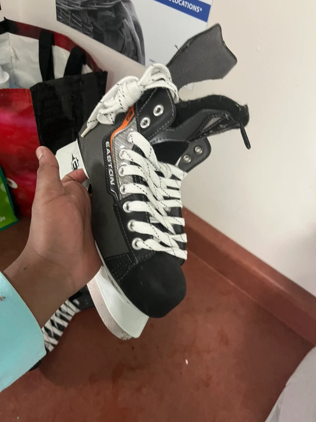 Easton Hockey Skates - Size 5.0 image indicator(7)