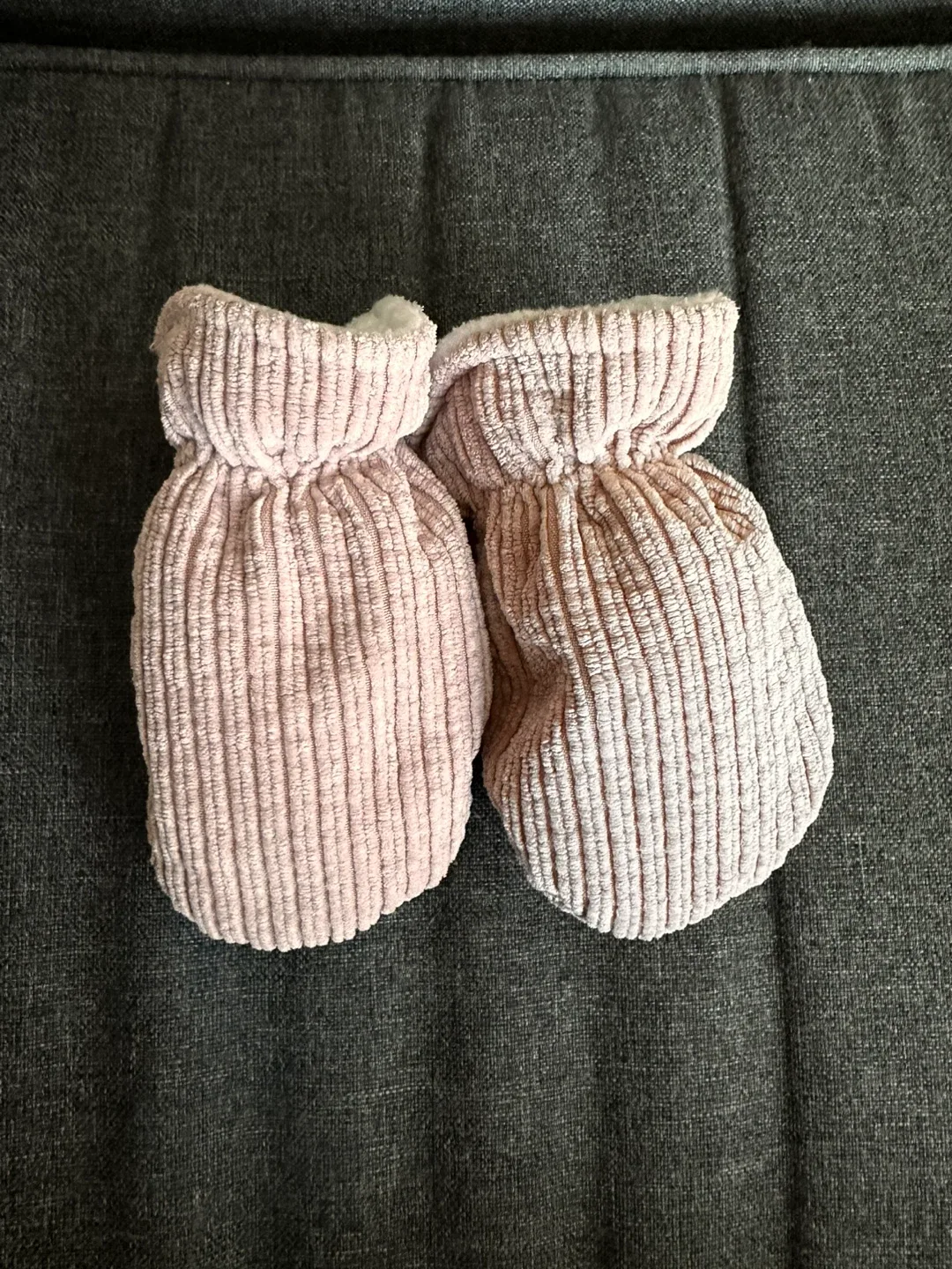 Joe Fresh Baby Hat & Mittens Set (12-24m) image indicator(3)