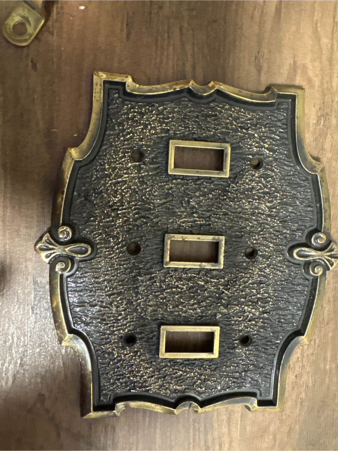 Vintage Style Bronze and Brass Wall Plates & Cabinet Pulls image indicator(5)