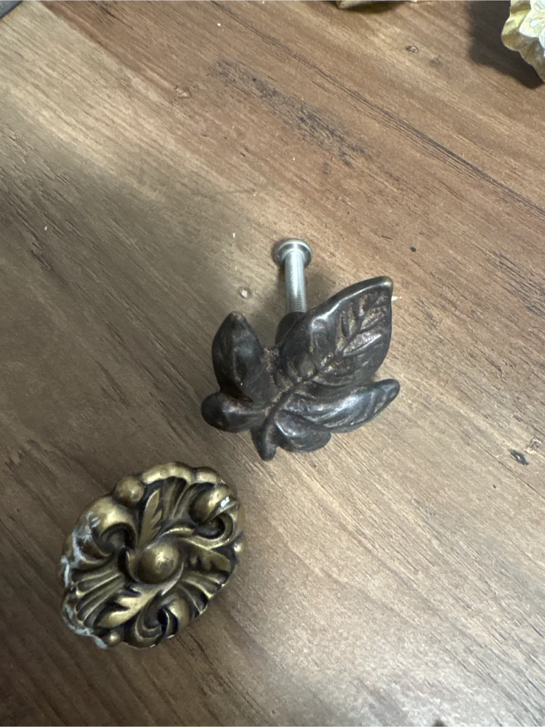 Vintage Style Bronze and Brass Wall Plates & Cabinet Pulls image indicator(7)