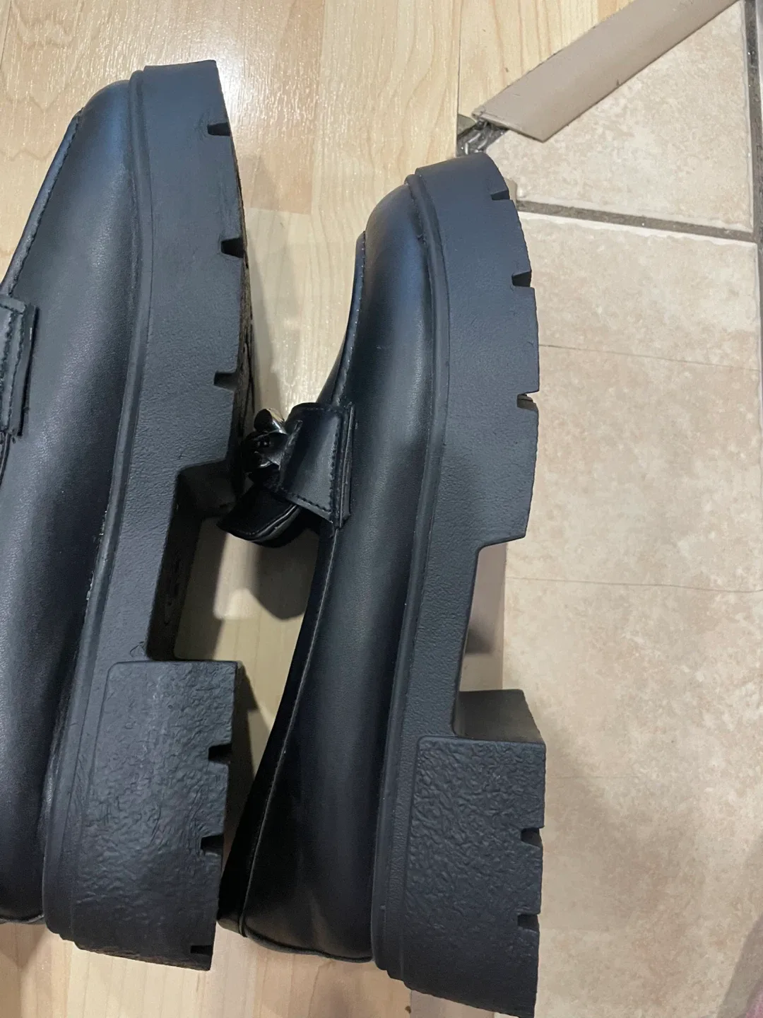 El GENTE Black Chain Loafers - Size 10 image indicator(6)