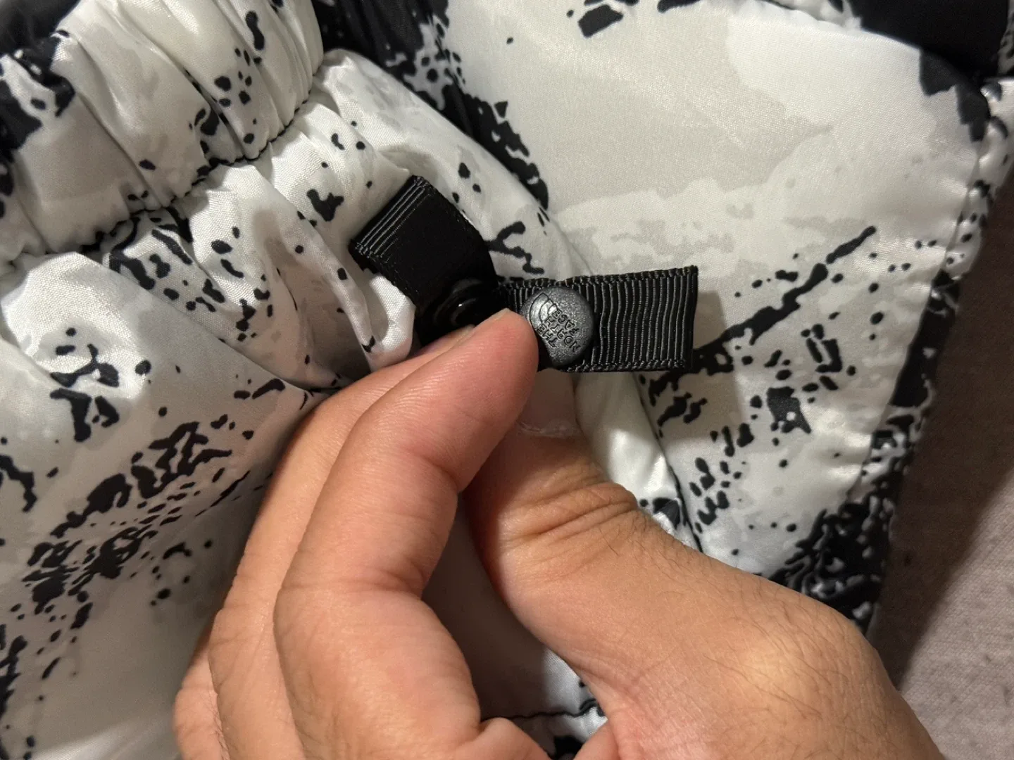 The North Face Puffer Jacket, Size M image indicator(3)