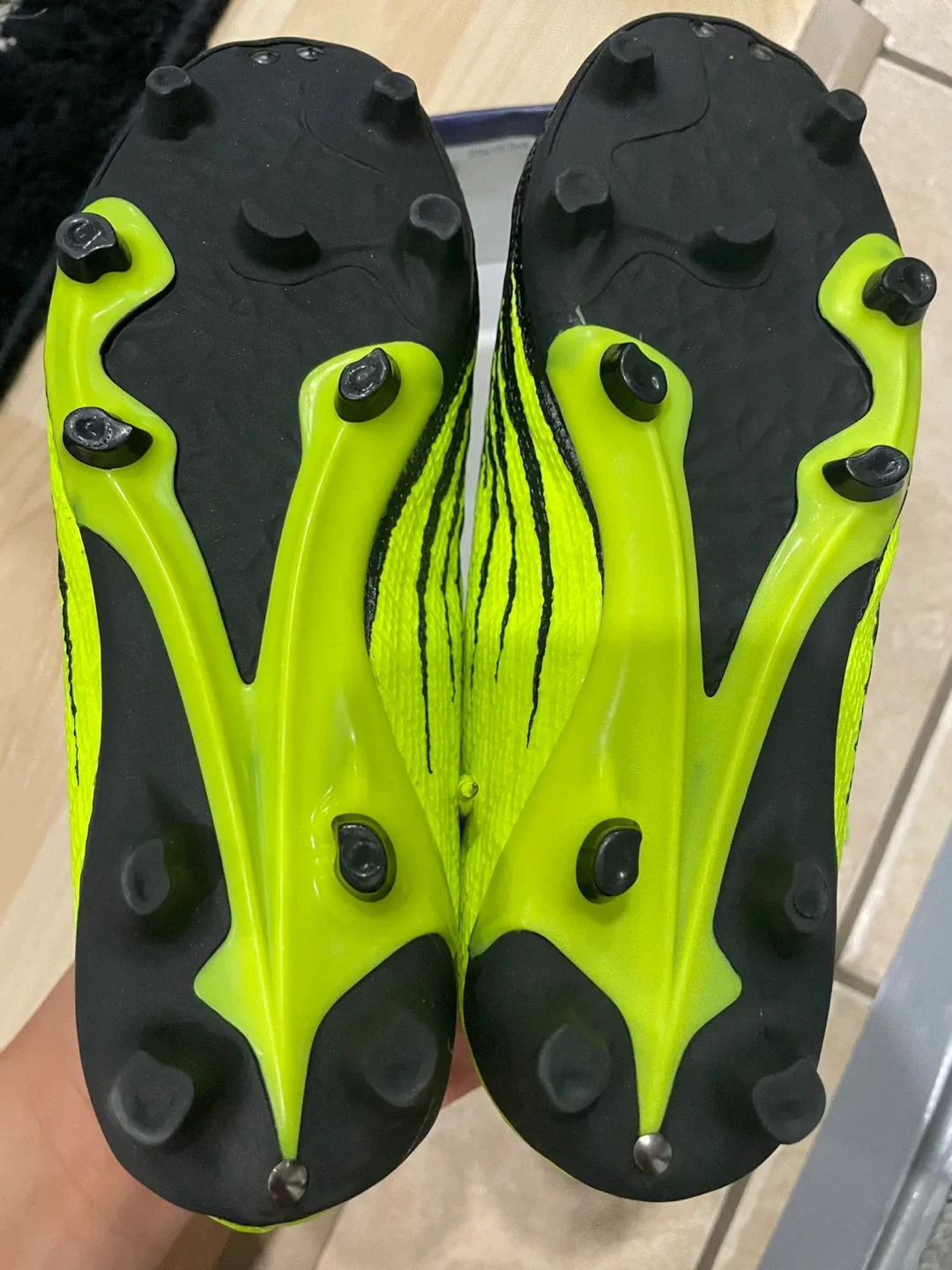 Size 12 Soccer Cleats - Black/Green image indicator(3)