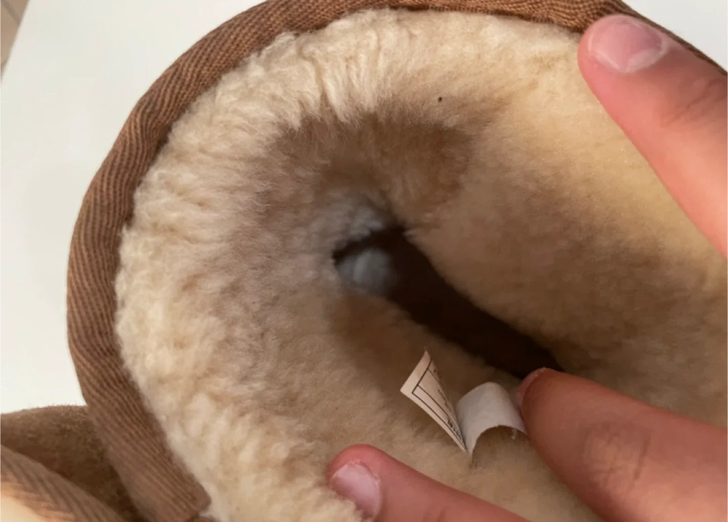 UGG Classic Short Boot - Size 7 image indicator(9)