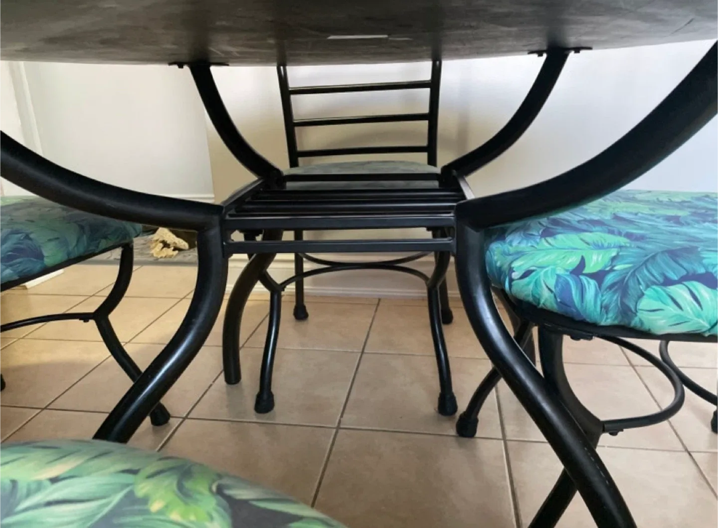 Round Slate Tile Table with 4 Chairs image indicator(5)