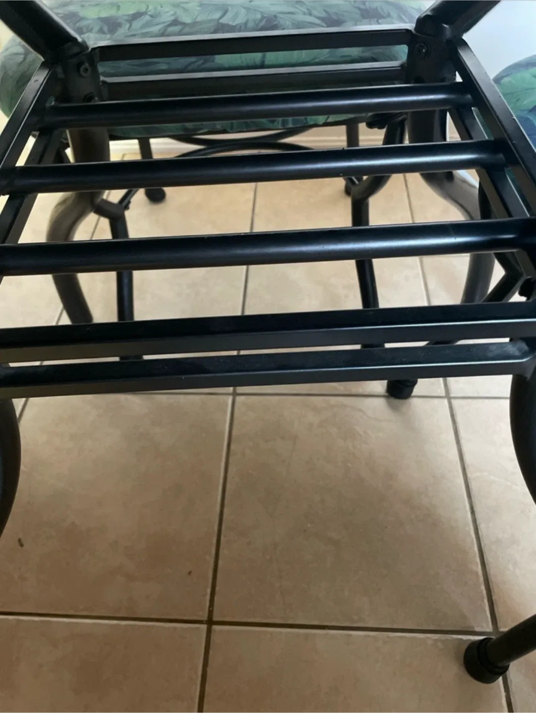 Round Slate Tile Table with 4 Chairs image indicator(6)