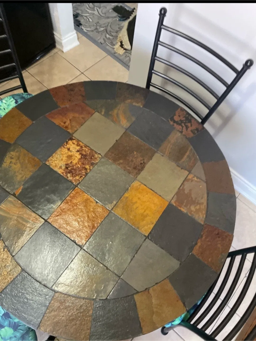 Round Slate Tile Table with 4 Chairs