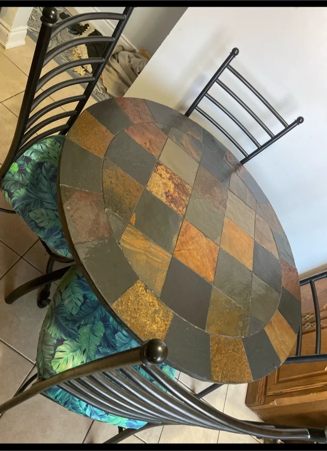 Round Slate Tile Table with 4 Chairs image indicator(7)